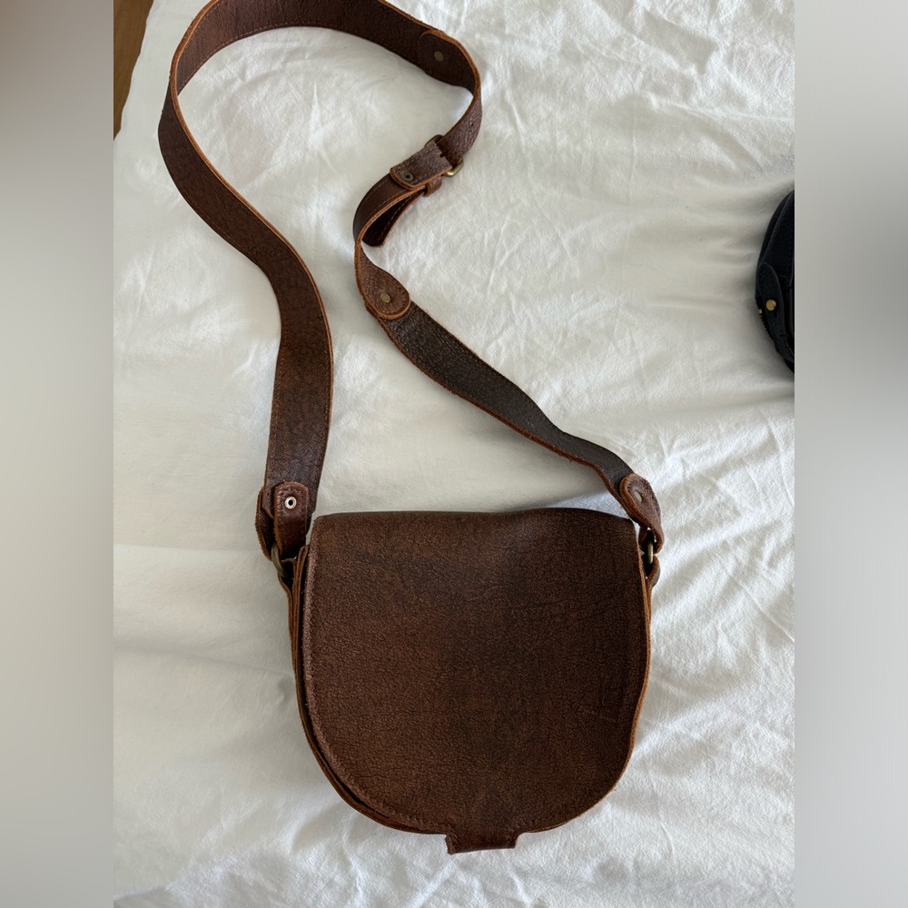 Natural leather messenger bag